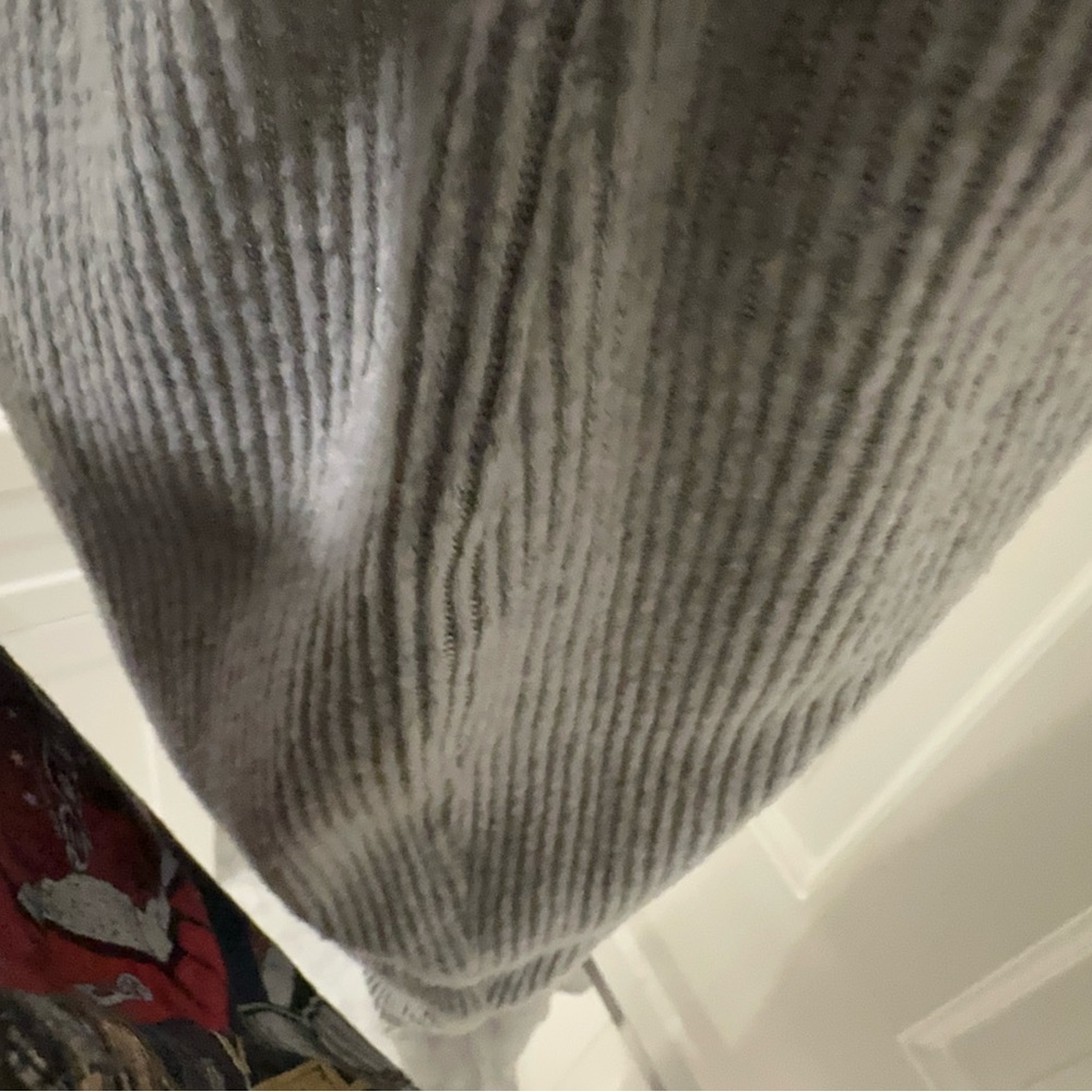 Comfortable Gray Ribbed Lounge Pants - Picture 6 of 6